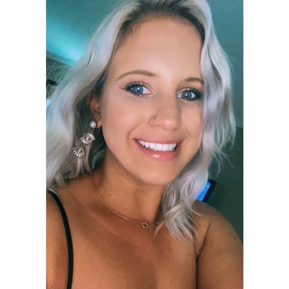 Meet your Posher, Lindsay - Picture 1 of 1